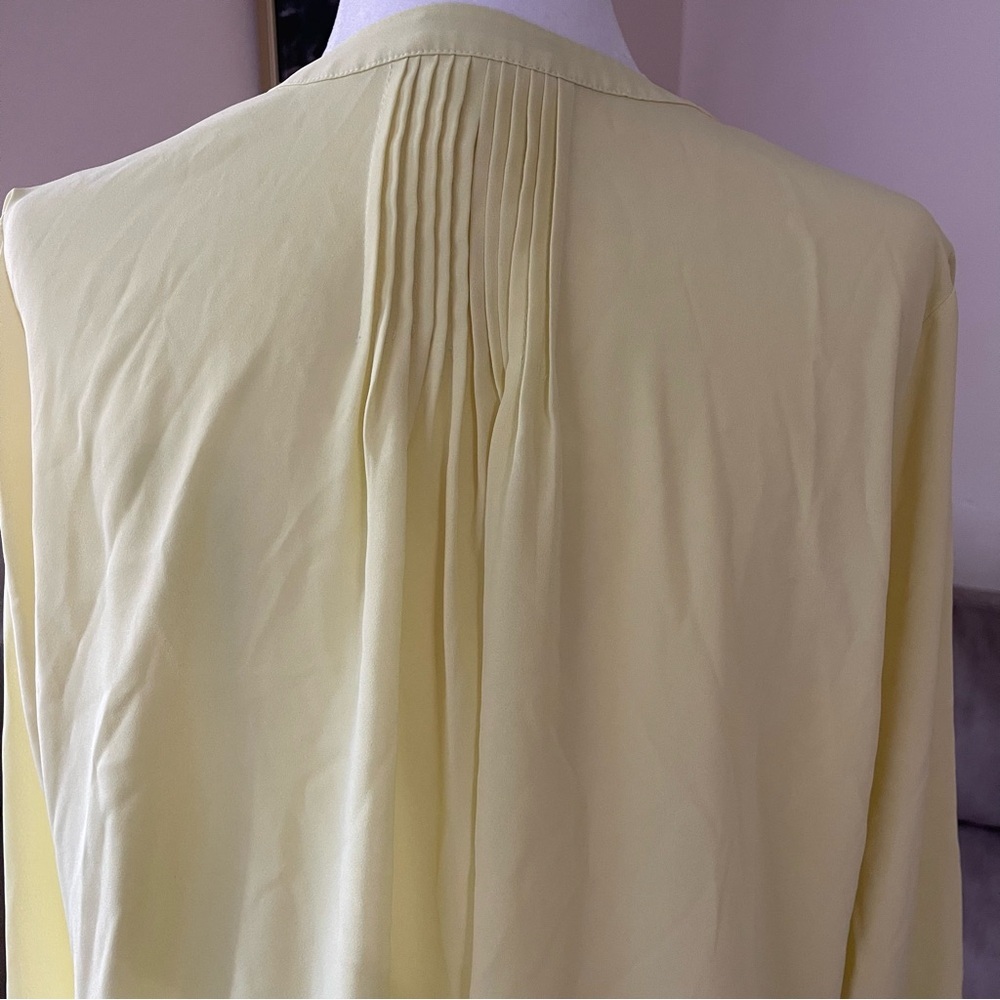 NYDJ Yellow Pintuck Blouse US L - Picture 3 of 4